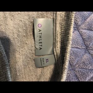 Athleta XL tulip hem top